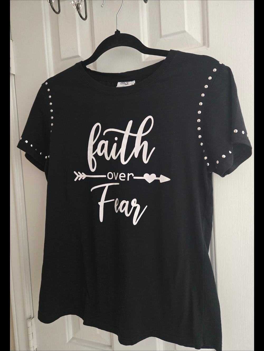 Aster Blue Black White Tee Top Graphic Studded Short Sleeve Women's L EUC